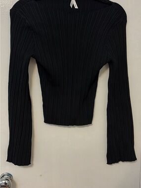 Black Ribbed Long-Sleeve Women's Top